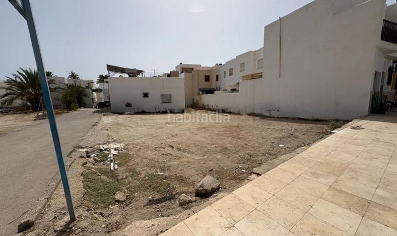 Foto 704f0304-27ed-484f-8c26-78aa3858ff94. Terrain résidentiel dans calle la ola 5 dans Carboneras
