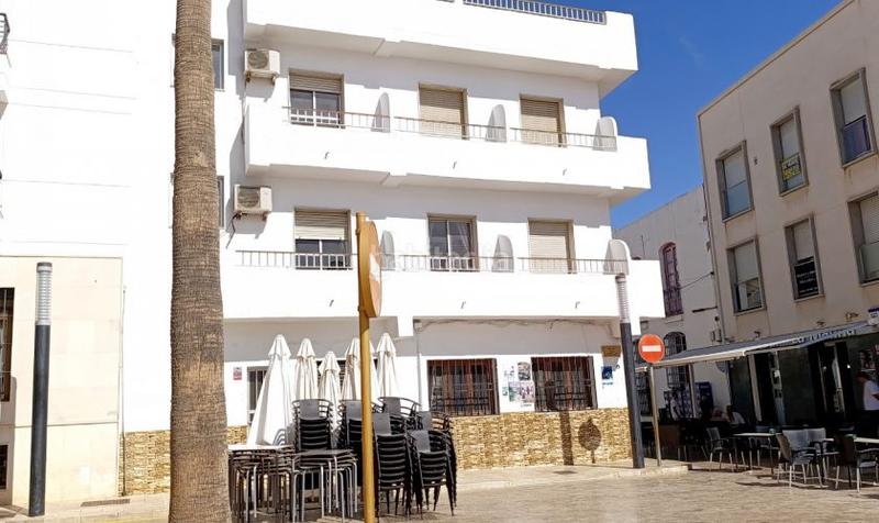 Foto 801a1c81-740a-48d0-baa4-2e505dc14e0f. Edificio en plaza castillo 1 hostal en venta en Carboneras