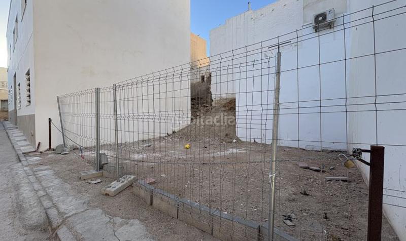Foto bb3bc84e-7e53-4998-8ecb-1e90d417da98. Terreno residenziale in calle la manga 17 in Carboneras