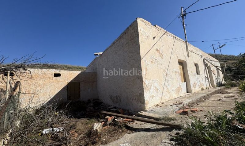 Foto e7dcbfd2-3762-41de-bf9f-9f7c6c86a5eb. Xalet amb aparcament a Carboneras