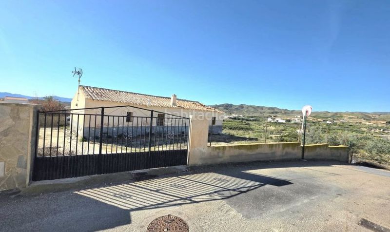 Foto 540b6215-1827-442a-b0fc-b6193b985ffc. Casa amb aparcament a Antas
