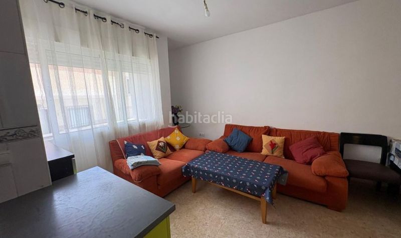 Foto ae8437a4-d099-4f80-a789-5d66a155a163. Piso  duplex centro en Carboneras