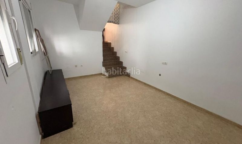 Foto af0a9b13-f52d-4995-a9bb-c1c8c4380168. Piso  duplex centro en Carboneras