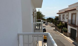 Pis  Calle gran capitán. Piso junto a la playa del lancon