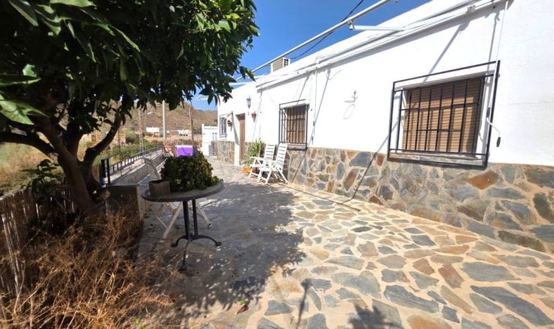 Foto f1906bb5-fb30-4b57-95a9-8425ffafe964. Casa a Carboneras