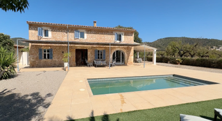 Haus in Lloseta. Encantadora casa de campo con licencia de alquiler vacacional en