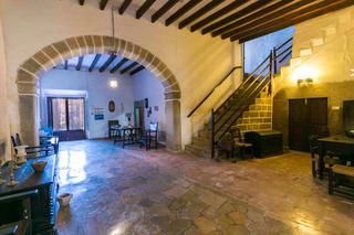 Country house in Binissalem. Típica casa mallorquina a reformar en binissalem.