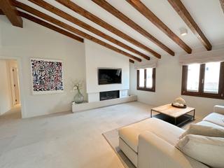 Apartamento en Santa María del Camí. Excelente apartamento de lujo con parking y piscina comunitaria