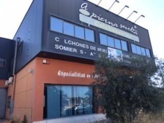 Industrial building  Carretera