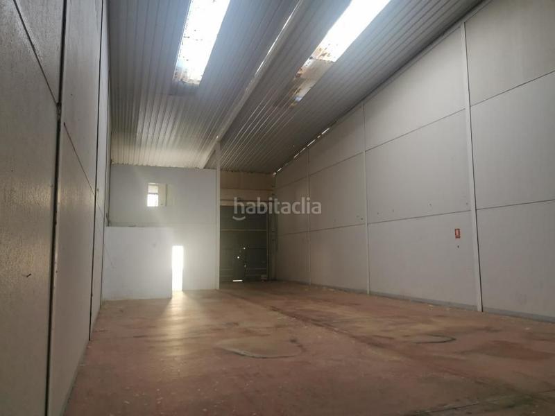 Foto 922996d9-7042-4b63-8e74-aabc4c7f88b1. Nave industrial en calle reino unido 3b en Burguillos