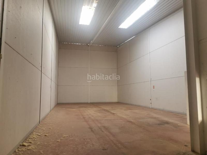 Foto c70a5da7-aff3-4419-b712-014d2727aa72. Nave industrial en calle reino unido 3b en Burguillos