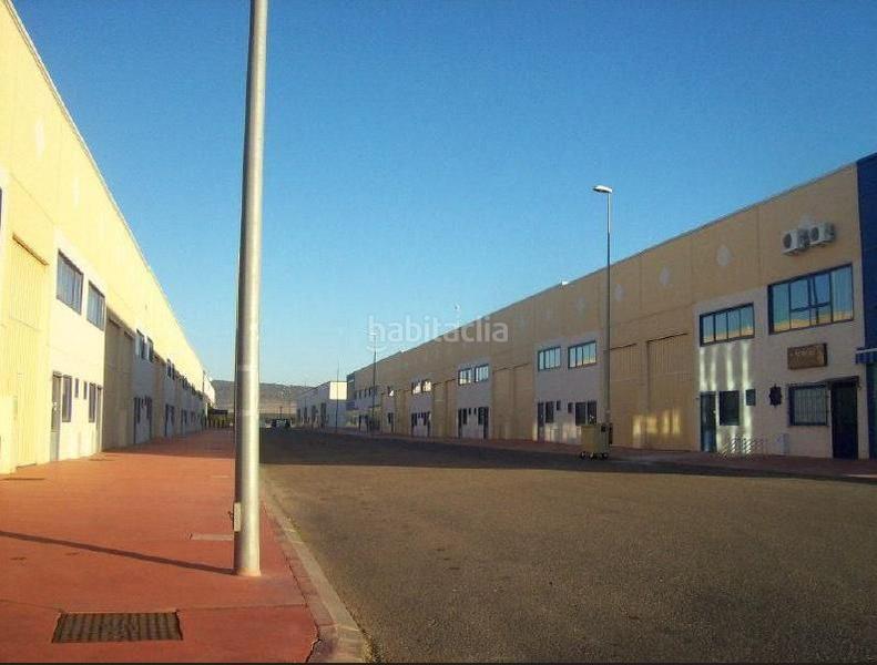 Foto 0d3d07a3-81e4-4a32-9cb6-b619a31e0d69. Bâtiment à usage industriel dans Burguillos