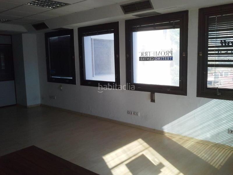 Foto 0376bde5-6211-418f-9a2d-c809f18ceb80. Büro in avenida blas infante 8 in El Tardón - El Carmen Sevilla