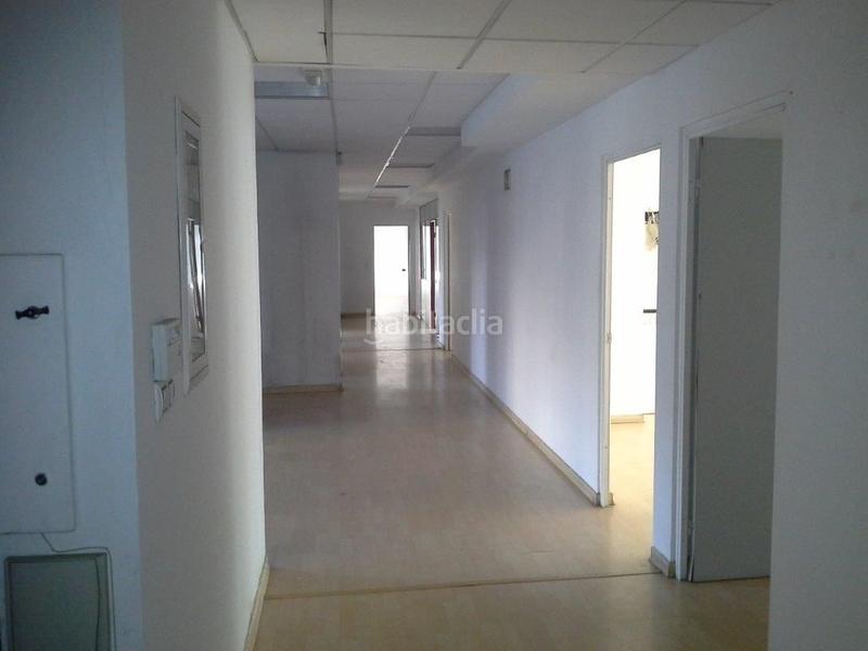 Foto e742091c-de56-49ea-8cea-82a0d2cc603e. Büro in avenida blas infante 8 in El Tardón - El Carmen Sevilla