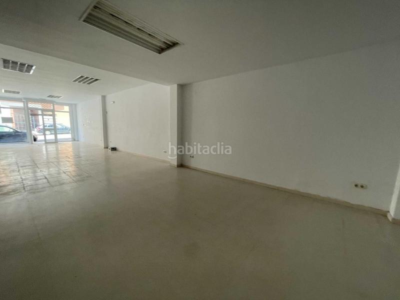 Foto 99c85189-3ed1-478d-aa15-64e686bae623. Local comercial en avenida primero de mayo 141 en Coria del Río