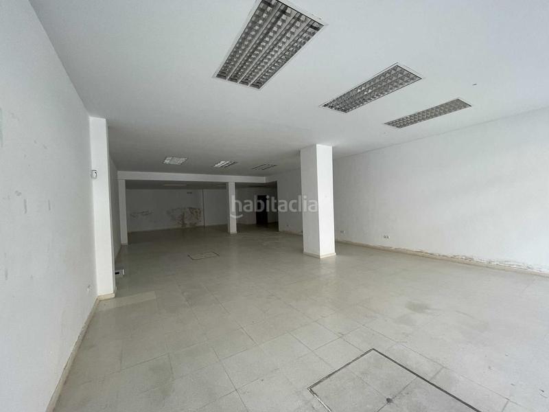 Foto abec72f1-dfcf-4e9a-a37d-b45a6b3c5da4. Local comercial en avenida primero de mayo 141 en Coria del Río