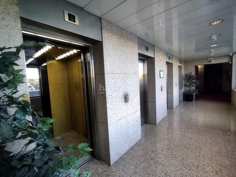 Foto b3d298e2-8c23-4176-9db3-81430d78617c. Office space in avenida de la innovación 9 in Parque Alcosa Sevilla