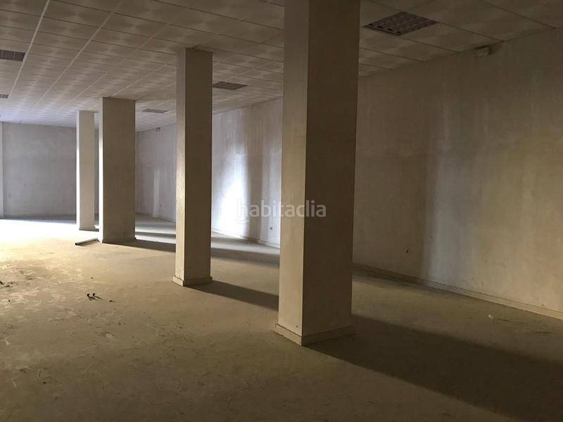 Foto 852ab0e9-e9c9-465c-acdb-9febcb668553. Local comercial en calle antoni ros marbà 4 en Centro - Doña Mercedes Dos Hermanas