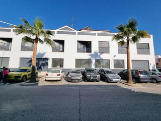 Business premise in Avenida de benacazón 5