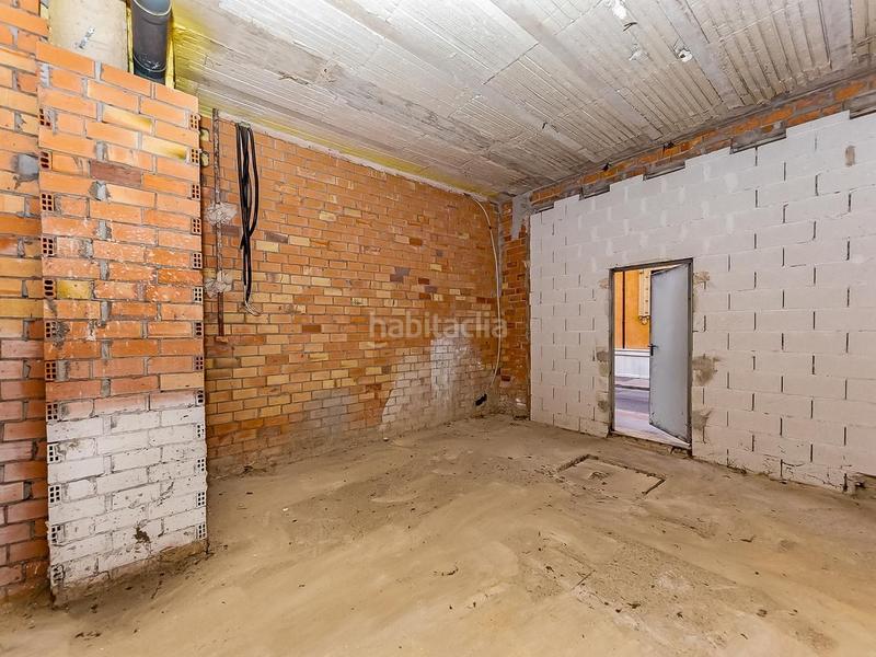 Foto 916f14af-1234-4782-a5ff-70519453921d. Local comercial en calle santa maría magdalena 38 en Dos Hermanas