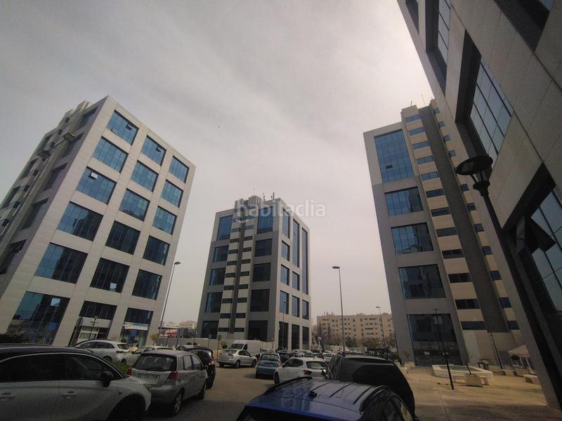 Foto 45afe5d2-2a3a-4c8c-a501-0820a87dc61c. Büro in calle arquitectura 5 in San Jerónimo - La Bachillera Sevilla