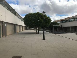 Local Comercial a Avenida presidente adolfo suarez 1