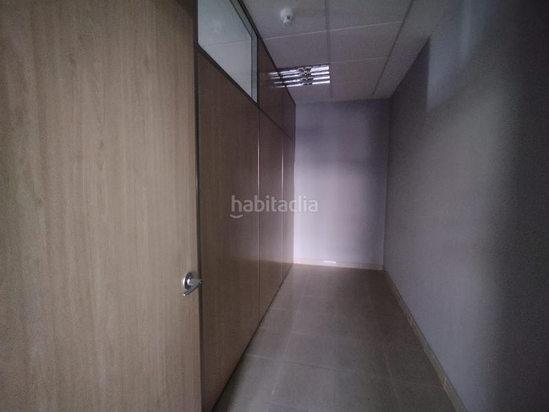 Foto 3f9a1780-4937-4da8-b45f-7b8110fac947. Bureau dans calle marqués de pickman 28 dans Ciudad Jardín Sevilla