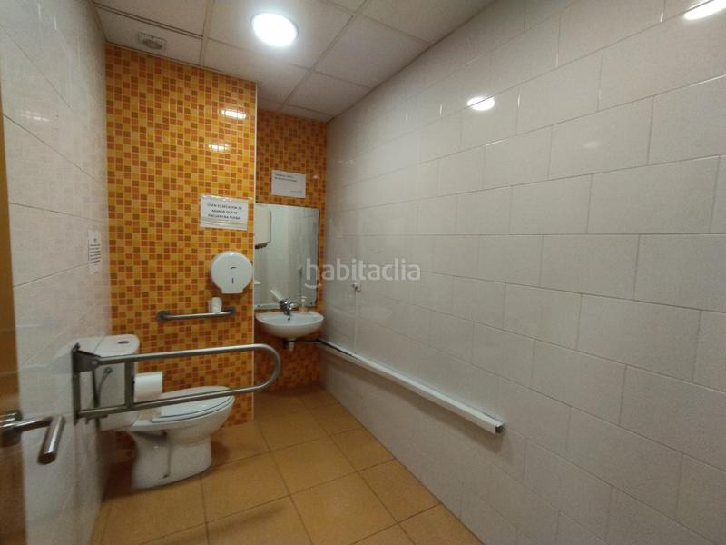 Foto 87d282e0-2ad8-4f4c-b7fd-86e5142ac4fb. Bureau dans calle marqués de pickman 28 dans Ciudad Jardín Sevilla