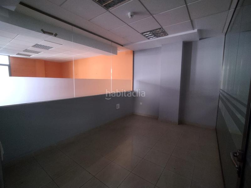 Foto 76a6cbda-1b63-409e-aabb-7610a1933be8. Office space in calle marqués de pickman 28 in Ciudad Jardín Sevilla