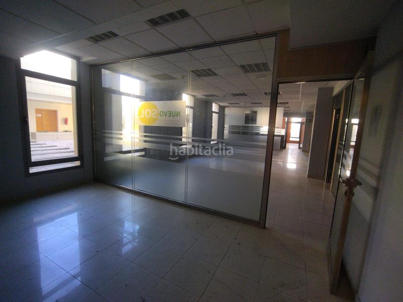 Foto c2266ba1-c2cb-4d3b-8b52-0e82a23f5ee6. Office space in calle marqués de pickman 28 in Ciudad Jardín Sevilla