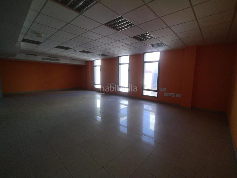 Foto f6969372-92ab-4d96-861d-87d837414db2. Office space in calle marqués de pickman 28 in Ciudad Jardín Sevilla