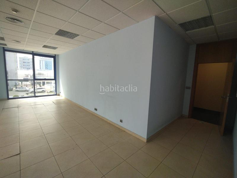 Foto 5646b8e3-9710-44a0-8941-7810af74abe6. Oficina a calle arquitectura 20 a San Jerónimo - La Bachillera Sevilla