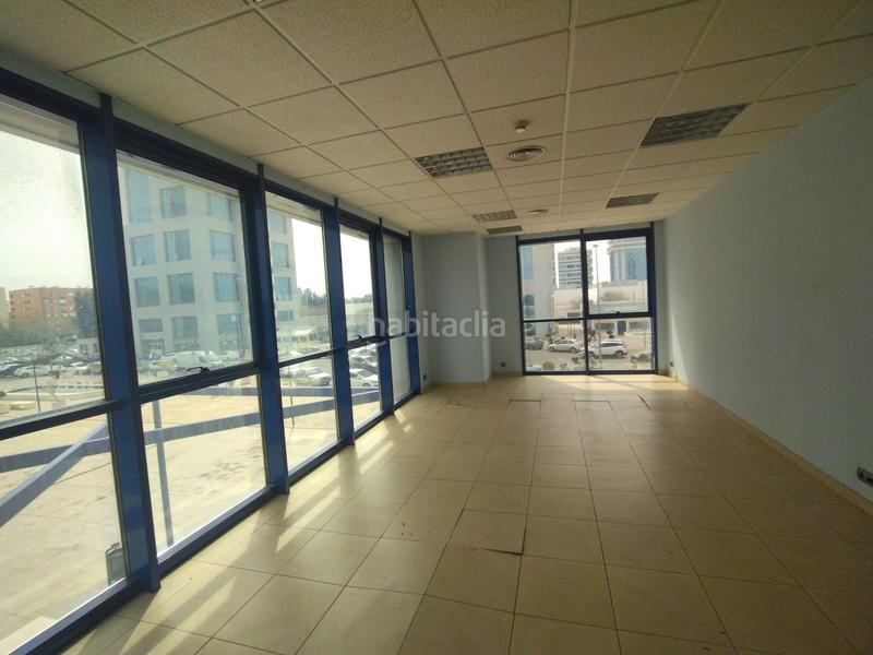 Foto 7a1f6cd1-bd09-4e30-90c8-10970a79c219. Ufficio in calle arquitectura 20 in San Jerónimo - La Bachillera Sevilla