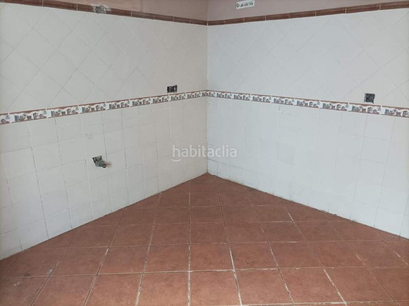 Foto 25291335-0ef1-42fe-bd79-f9a9703c0d8a. Casa a calle plaza del pozuelo 24 a Constantina