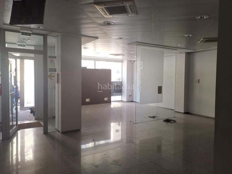 Foto 6a1bfb61-5b30-4fc3-a005-6fc8fbf30eb1. Geschäftsraum in calle amador de los ríos 6 in La Calzada - La Florida Sevilla