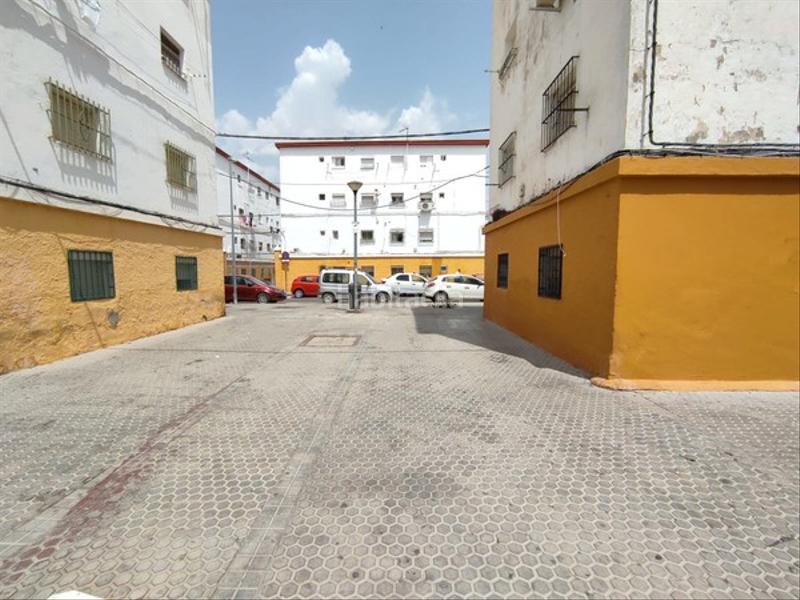 Foto 5555f82b-c23d-4332-947a-b7c9fef8ef98. Flat in calle candelabro 8 in Los Pájaros Sevilla