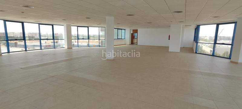 Foto 5fea8f46-1231-4ad4-9f97-480a1a1ba7fc. Bureau dans avenida tecnología 26 dans San Jerónimo - La Bachillera Sevilla