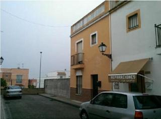 Casa adossada a Calle olivo 4. Vivienda unifamiliar en la urbanización vista hermosa que se dis