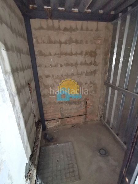 Foto 358120f7-6160-4d0a-bea8-a92549331462. Local comercial a Isla Chica Huelva