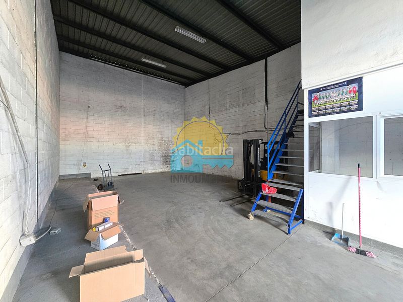 Foto 5c391210-eece-487f-8d04-8fb079cda4ac. Nau industrial a Nuevo Parque - Los Rosales - Tráfico Pesado Huelva