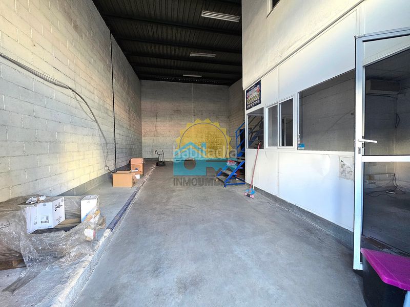 Foto aa5f496e-f339-4e94-9746-2c0b44fd075e. Nau industrial a Nuevo Parque - Los Rosales - Tráfico Pesado Huelva