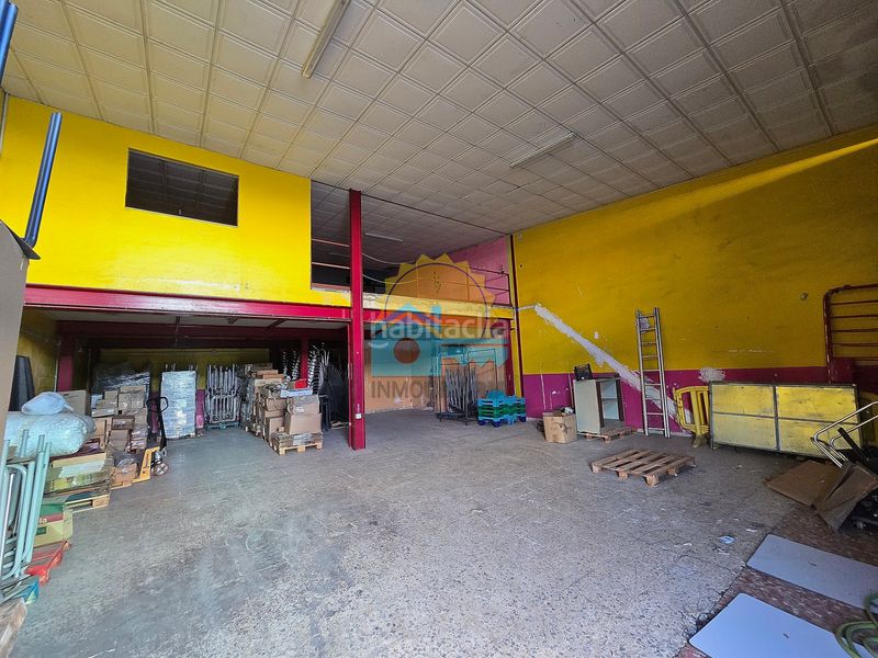 Foto 021e6bd0-94e9-4ac1-b7e9-78ee7d533b24. Nau industrial a Nuevo Parque - Los Rosales - Tráfico Pesado Huelva