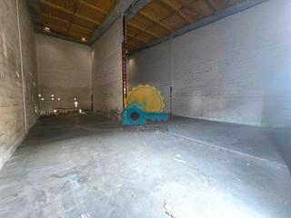 Bâtiment à usage industriel à Nuevo Parque - Los Rosales - Tráfico Pesado. Nave industrial en venta en huelva