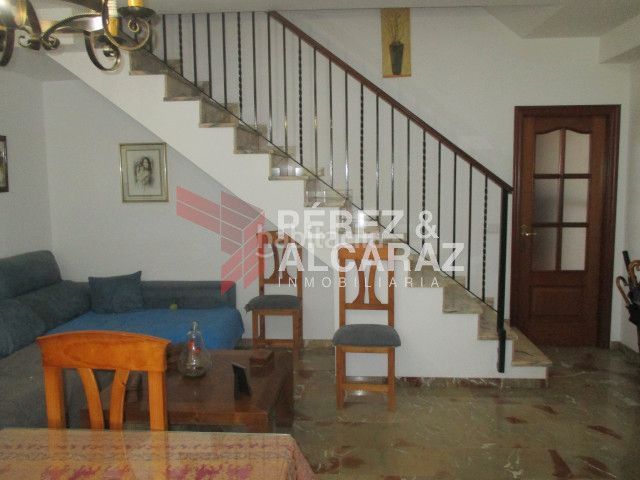 Foto 45eb0389-bd2f-4ef8-b278-6bcccc35840d. Casa a schiera in Palma del Río