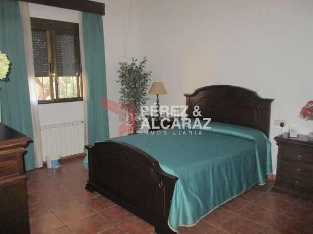 Foto c1026619-7380-49ef-a1b1-952ad0774a7f. Xalet amb xemeneia aparcament piscina a Hornachuelos