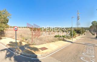 Terreny residencial a Palma del Río. Parcela en el baldío.