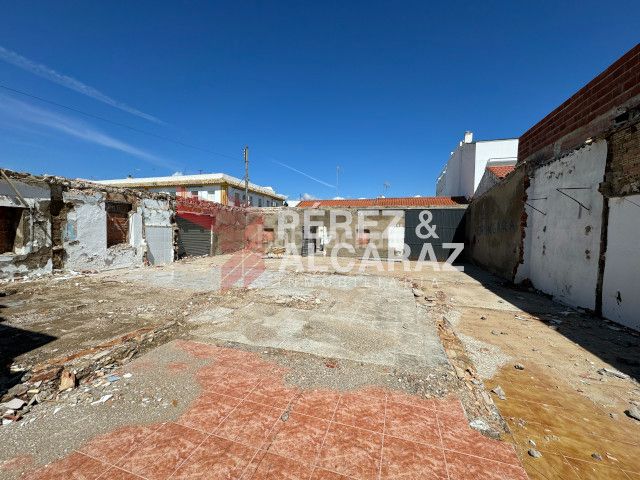 Foto b4673648-4bf0-41b5-8ee8-123b55415e4b. Wohngrundstück in calle infante molina 26 in Palma del Río