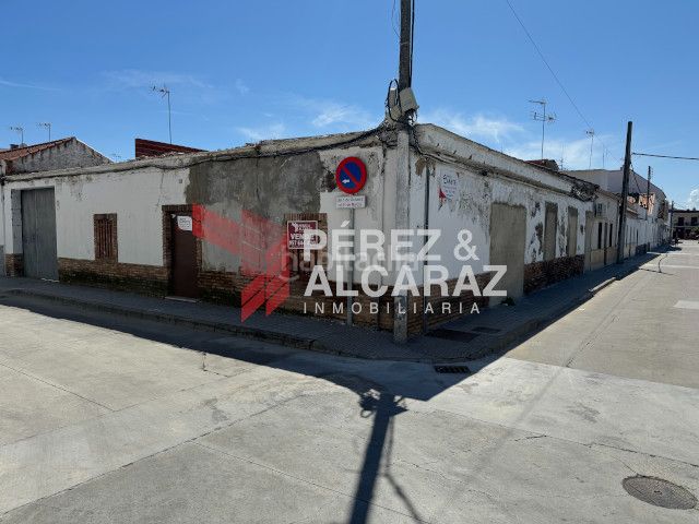 Foto c6c956ed-794f-4e2f-bf8c-3867704bc9d0. Wohngrundstück in calle infante molina 26 in Palma del Río