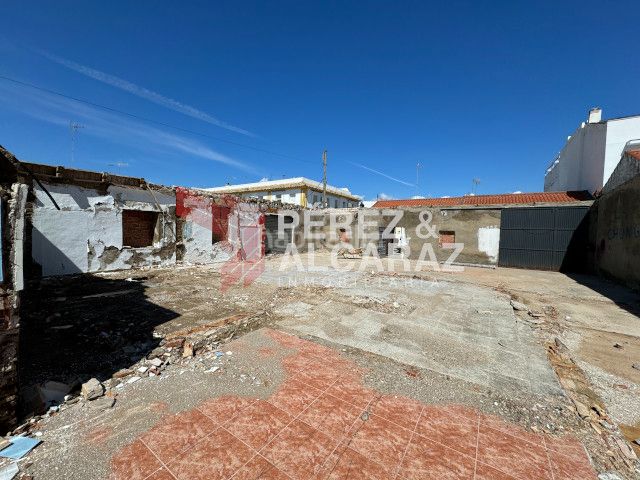Foto df38dfdd-0839-43b2-861e-ac47df0198c7. Wohngrundstück in calle infante molina 26 in Palma del Río