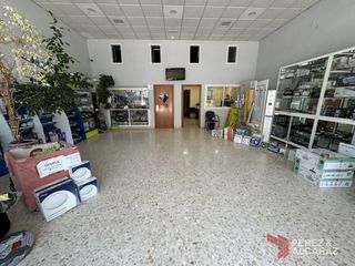 Geschäftsraum in Avenida santa ana 38. Local comercial en avenida santa ana.